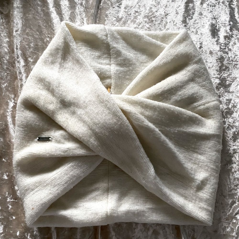 BEIGE SCARF